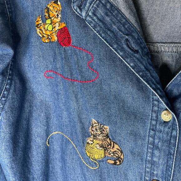 Vintage Embroidered Denim Shirt with Cat Design size medium - Picture 3 of 5